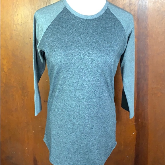 LuLaRoe Tops - 👾 LuLaRoe Grey Randy Top